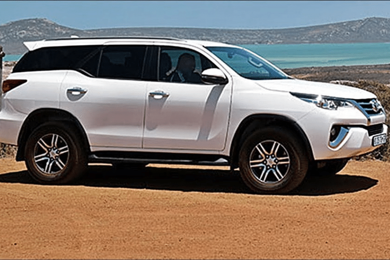 cho-thue-xe-7-cho-fortuner-di-tra-vinh