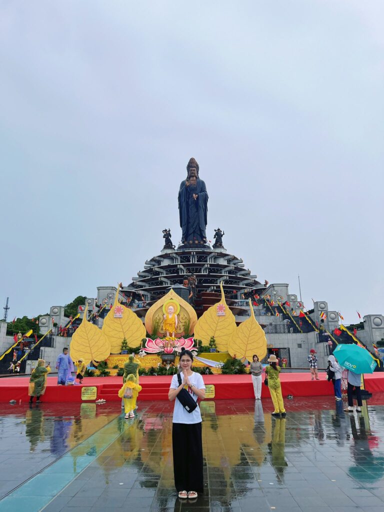 nùi bà du lịch